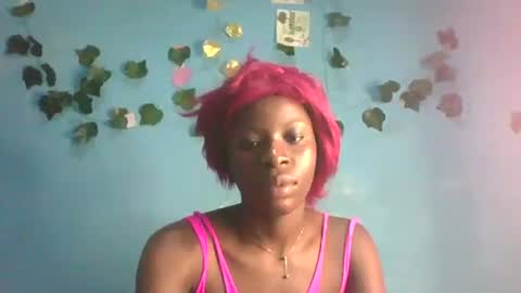 Snapshot of honey_bug2 chatting on 02/16/26, 08:27 Queen online show from 02/16/26, 08:27