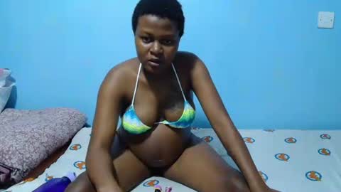 Snapshot of honey_bumb chatting on 06/07/26, 02:32 SILVIA online show from 06/07/26, 02:32