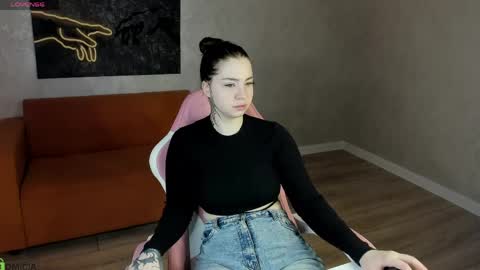 Honey online show from 05/17/26, 01:14