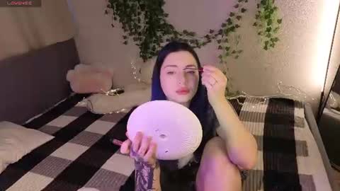 Honey online show from 06/17/26, 01:41
