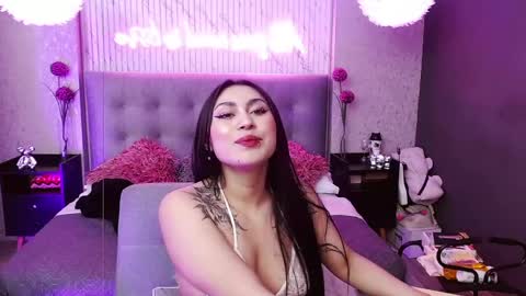 honey_doll_x online show from 05/15/26, 04:41