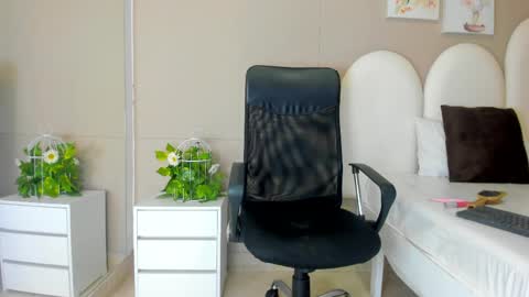 honey_hex_ online show from 05/25/26, 12:33