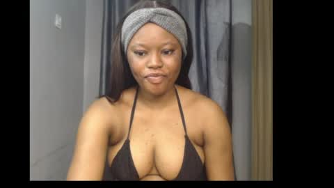 Snapshot of honey_juicydoll chatting on 07/24/26, 07:39 Sonia online show from 07/24/26, 07:39