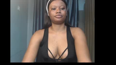 Snapshot of honey_juicydoll chatting on 07/25/26, 06:55 Sonia online show from 07/25/26, 06:55