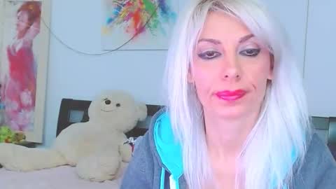honey_lara online show from 01/18/26, 11:30