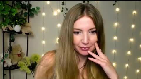 Lily online show from 07/10/26, 07:34
