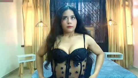 Snapshot of honey_love__ chatting on 09/11/25, 01:44 Honey Love online show from 09/11/25, 01:44
