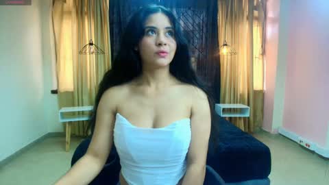 Snapshot of honey_love__ chatting on 09/17/25, 02:08 Honey Love online show from 09/17/25, 02:08