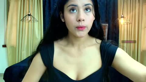 Snapshot of honey_love__ chatting on 09/30/25, 01:38 Honey Love online show from 09/30/25, 01:38