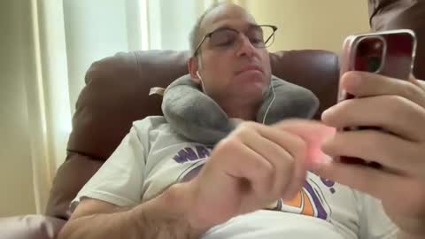 honey_man14 online show from 10/19/25, 03:23