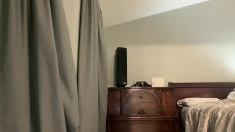 honey_man14 online show from 04/28/26, 03:06