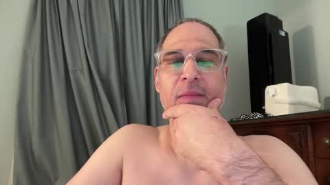 honey_man14 online show from 05/01/26, 04:11