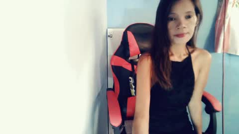 Snapshot of honey_mollyxx chatting on 07/15/26, 10:15 honey_mollyxx online show from 07/15/26, 10:15