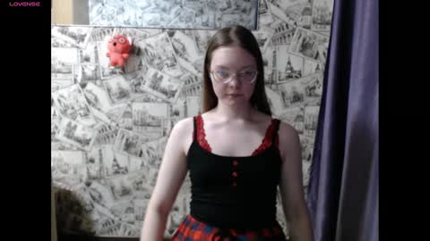 Lina online show from 12/11/24, 03:15
