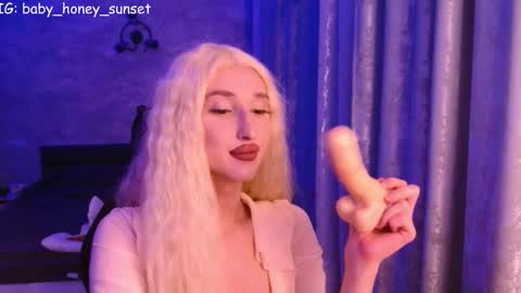 honey_sunset online show from 02/07/26, 09:07