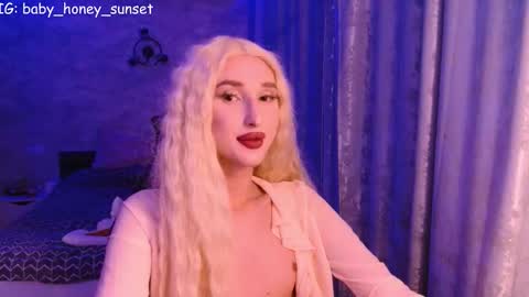 honey_sunset online show from 02/23/26, 07:44