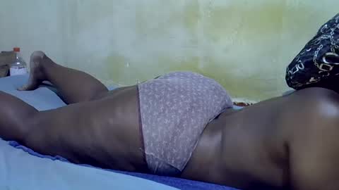 Snapshot of honey_sunshiny chatting on 07/15/26, 08:47 honey_sunshiny online show from 07/15/26, 08:47