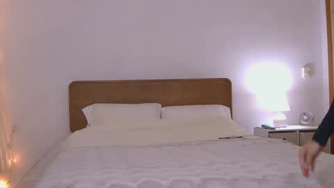 Snapshot of honeybbxx chatting on 09/27/25, 01:54 honeybbxx online show from 09/27/25, 01:54