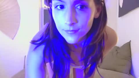 Snapshot of honeybbxx chatting on 05/14/26, 01:34 honeybbxx online show from 05/14/26, 01:34