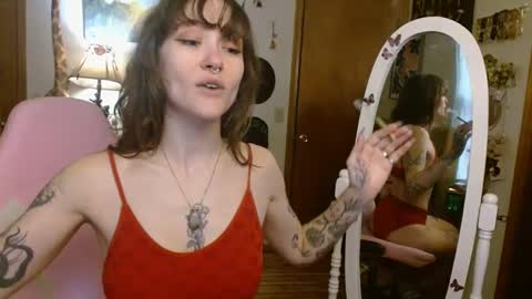 Snapshot of honeybeexo333 chatting on 01/09/25, 03:44 Honey Bee online show from 01/09/25, 03:44