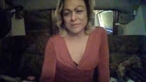 honeybfly99 online show from 02/15/25, 12:11