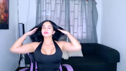 honeyboo_24 online show from 04/19/26, 12:37