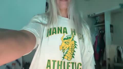 Snapshot of honeybun_z chatting on 09/27/25, 08:58 honeybun_z online show from 09/27/25, 08:58