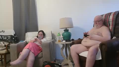 Snapshot of honeybuns344636 chatting on 12/23/24, 03:44 Honey online show from 12/23/24, 03:44