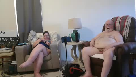 Snapshot of honeybuns344636 chatting on 01/25/25, 03:30 Honey online show from 01/25/25, 03:30