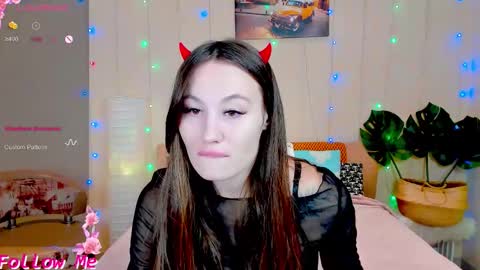 Snapshot of honeybuns_lizzy chatting on 11/07/25, 12:21 Lizzy online show from 11/07/25, 12:21