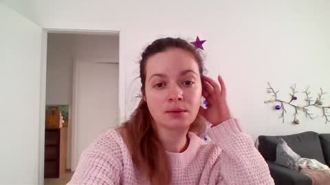 Snapshot of honeycarrol chatting on 12/17/24, 03:17 HoneyCarrol online show from 12/17/24, 03:17
