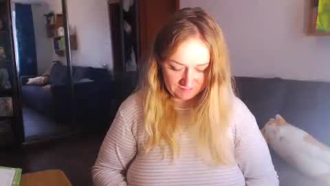 HoneydewMolly online show from 11/27/25, 11:34