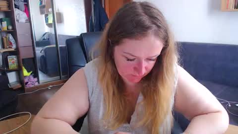 HoneydewMolly online show from 04/01/26, 11:11