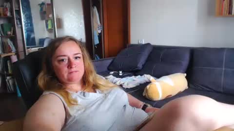 HoneydewMolly online show from 05/25/26, 08:53
