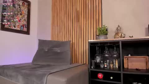 Snapshot of honeyhot69__ chatting on 02/22/26, 11:42 Sofia independent model online show from 02/22/26, 11:42