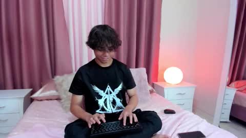 honeymoon_sariel online show from 10/16/25, 07:37