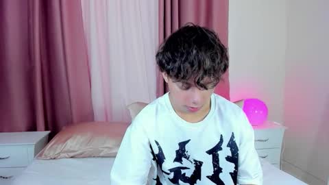 honeymoon_sariel online show from 12/15/25, 01:48