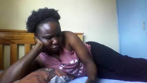 Honeymuny online show from 11/17/25, 06:19