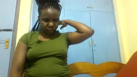 Honeymuny online show from 11/30/25, 08:02