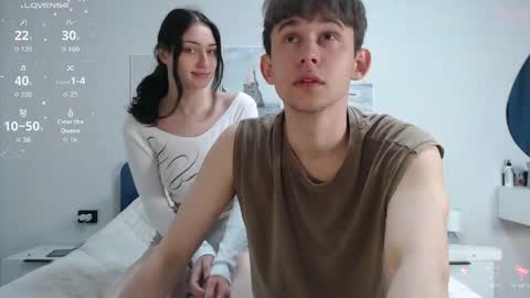 Noah and Sophie online show from 04/18/26, 07:40