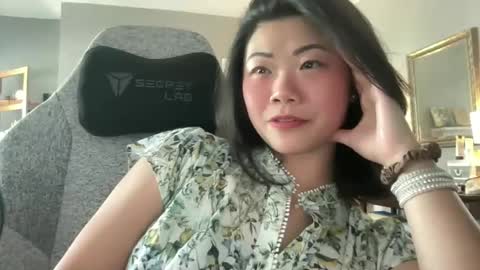 HoneySunshineNeko online show from 04/10/26, 07:51