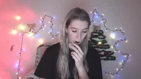 honeyveil online show from 12/20/25, 10:22