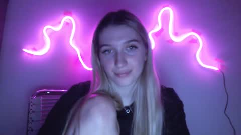 honeyveil online show from 03/09/26, 08:35