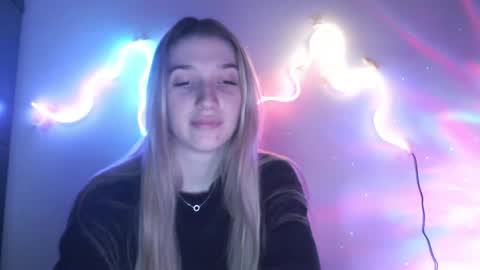 honeyveil online show from 03/18/26, 05:38