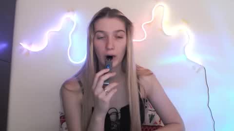 honeyveil online show from 03/24/26, 02:33