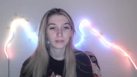 honeyveil online show from 05/12/26, 11:40