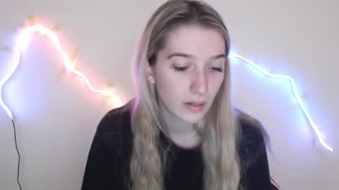 honeyveil online show from 05/25/26, 12:00
