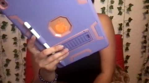 Snapshot of honeyy_89 chatting on 11/24/25, 06:51 honeyyy89 online show from 11/24/25, 06:51