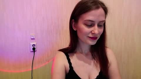 honeyy_bun online show from 05/02/26, 06:02