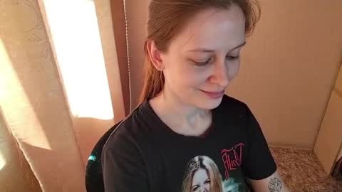 honeyy_bun online show from 06/04/26, 10:32